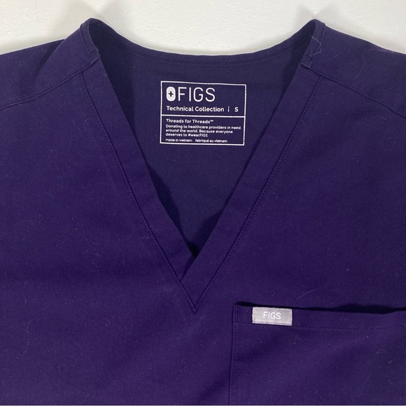 FIGS Catarina Scrub Top Amethyst Short Sleeve V Neck Size S Uniform Hospital - Picture 12 of 16